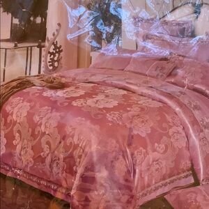 Elegant Pink - purple  Floral Bedding Set